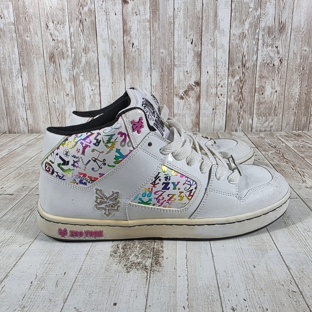 Zoo York Womens High Top Skate Sneakers White Rainbow Monogram Glitter N 41609 9
